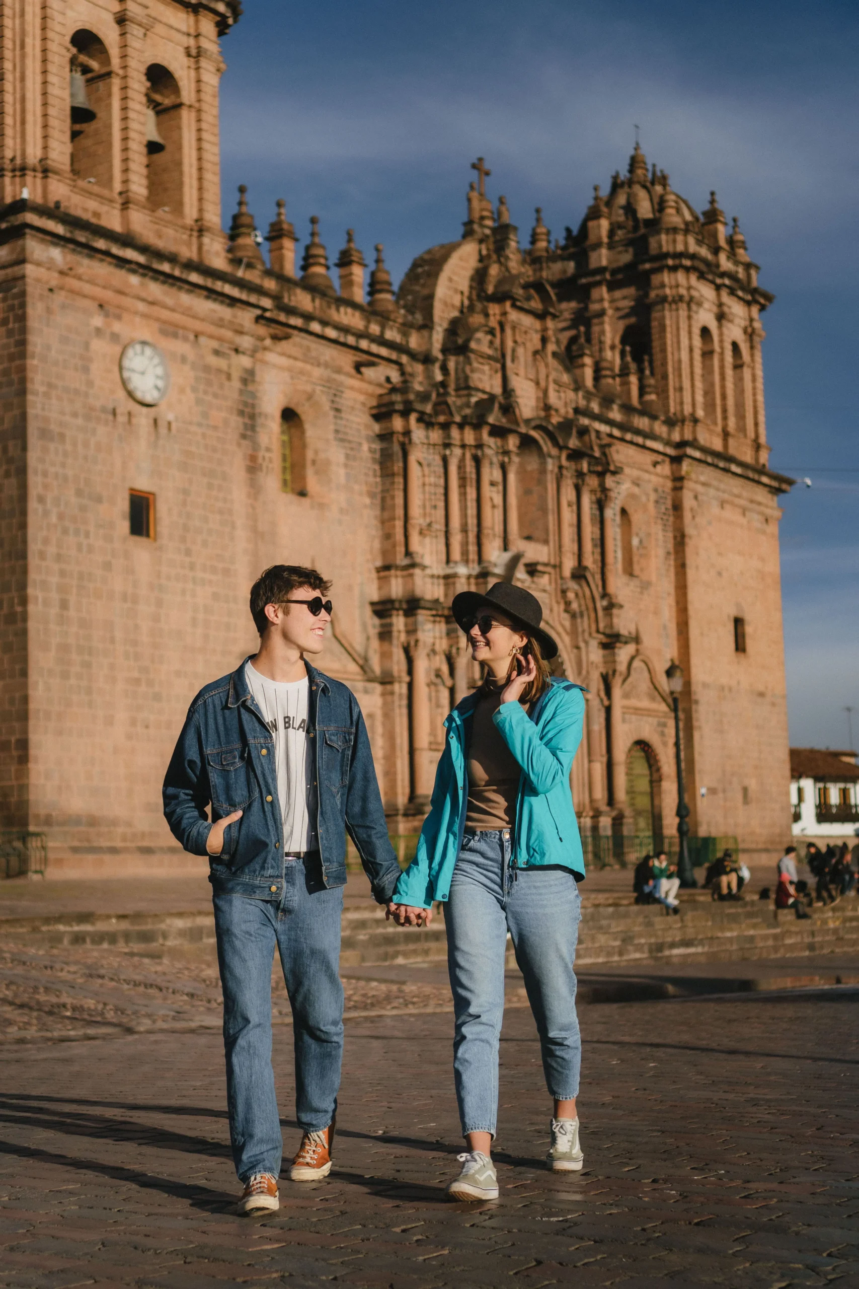 Couple walking and exploring the streets of Cusco City